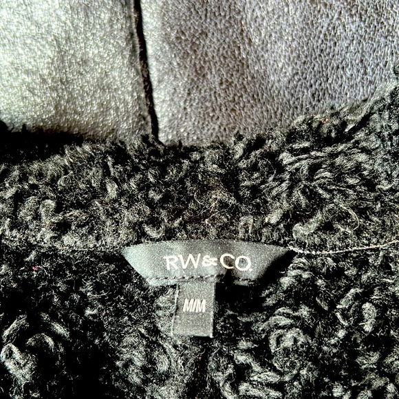 Fleece and leather look vest - Picture 4 of 5